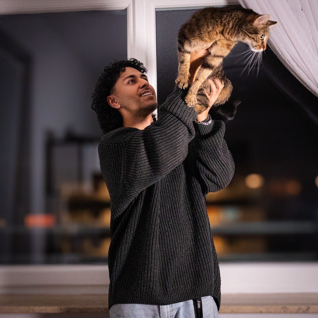 Massi mit seinem Kater Simba